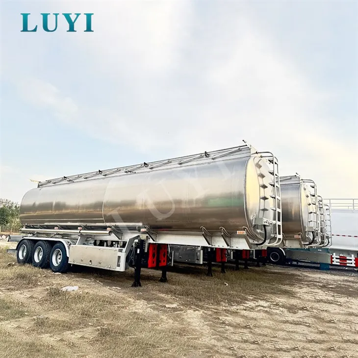 Camion-citerne à huile entièrement-en aluminium à trois-essieux